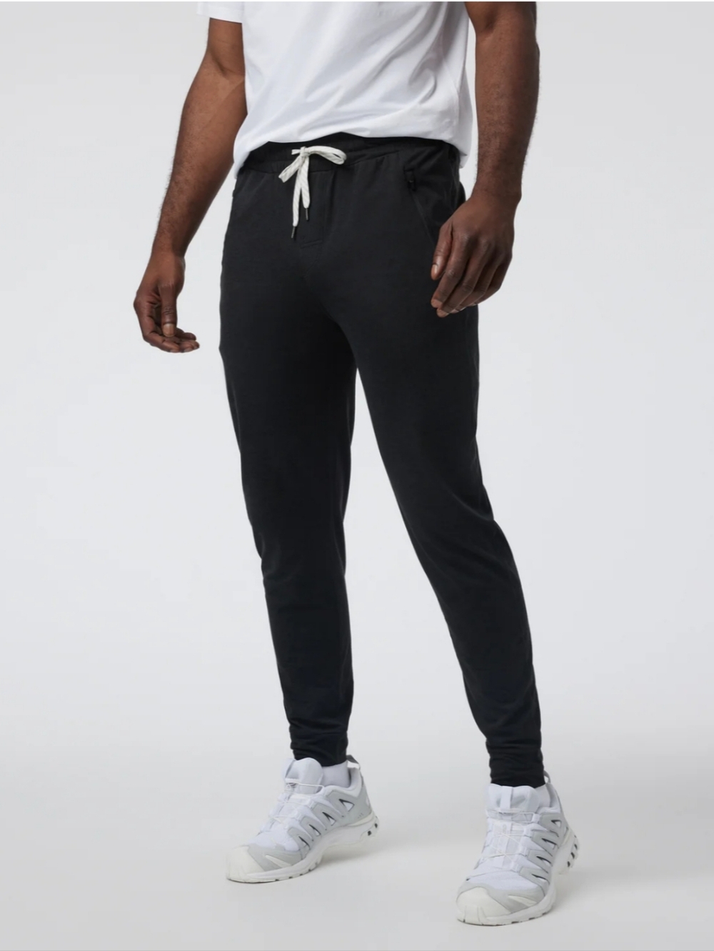 Vuori | Men's Ponto Performance Joggers | Black Heather | Size M